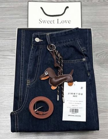 TB8207-Quần jean suông đính charm + Nịt (xanh)