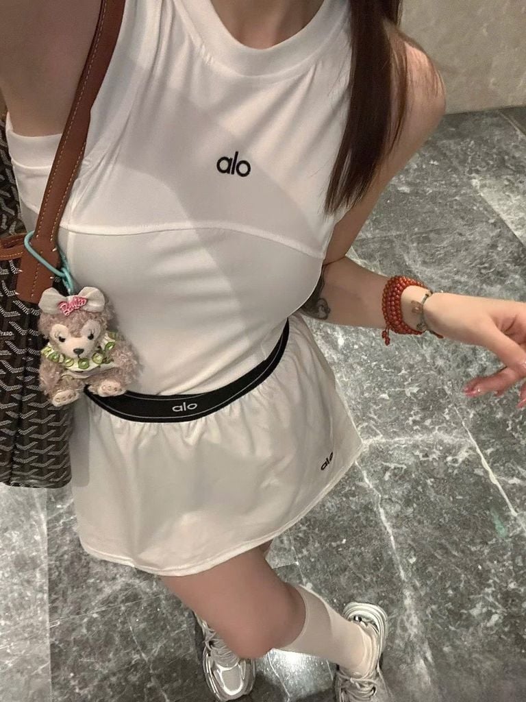 VGU0322-Set áo +CV ngắn thêu alo Trắng