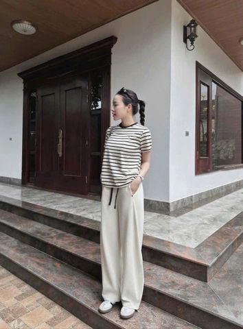 TB8363-Set áo thun sọc ngang thêu cún, quần dài ống rút dây Kem