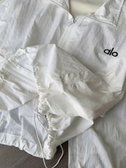 TB8334-Áo khoác gió thêu alo Vàng