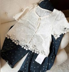 VGU0349-Set áo thêu hoa phối chân ren, quần jean chấm bi nhúng bèo Xanh