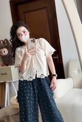 VGU0349-Set áo thêu hoa phối chân ren, quần jean chấm bi nhúng bèo Xanh