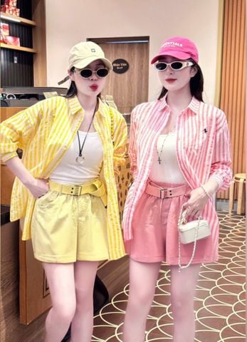 VGU0362-Set áo sơ mi sọc thêu ngựa, quần short kaki Hồng (2 món)