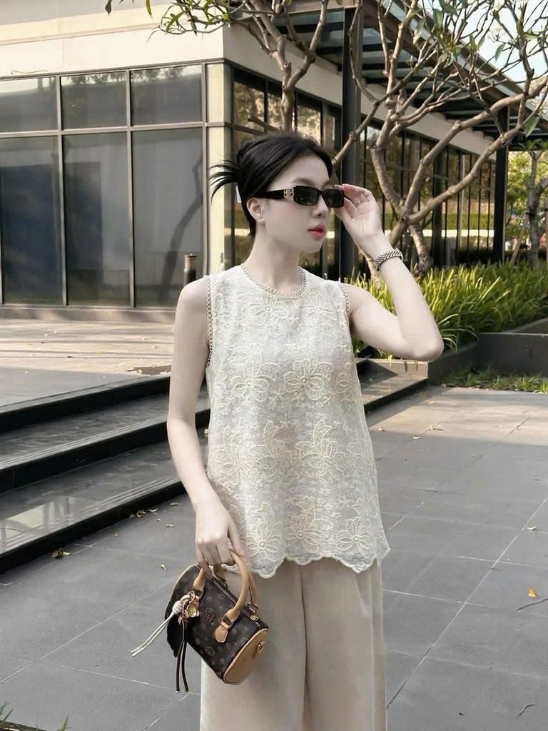KS0793-Set áo sát nách, quần dài phối ren CC Kem