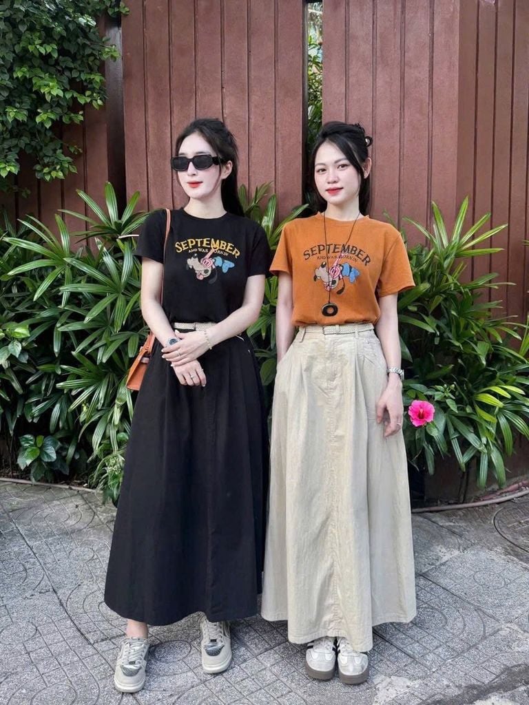 TB8379-Set áo thun in hình, CV dài Đen+nịt