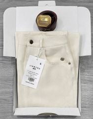 TB8127-Chân váy jean đính logo Kem + Nịt