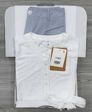 KS0798-Set áo trắng tay liền cột eo, quần short kẻ Xanh