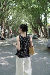 TB5737-Set áo chấm bi đen phối nút sau lưng, quần dài phối ren Kem+cột tóc