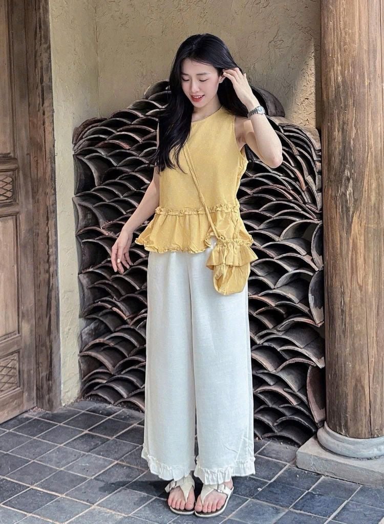 TQ4307-Set linen, áo chấm bi trắng+quần suông viền bèo X.Đen+Túi
