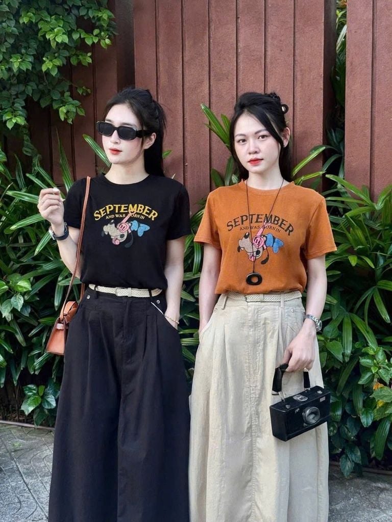 TB8379-Set áo thun in hình, CV dài Đen+nịt