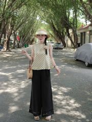TB5737-Set áo chấm bi đen phối nút sau lưng, quần dài phối ren Kem+cột tóc