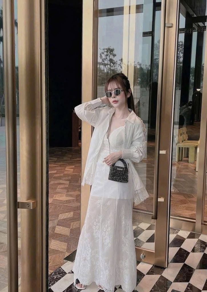 TB8377-Chân váy đuôi cá thêu Trắng (lẻ)