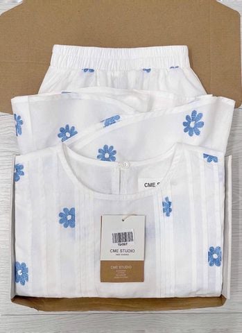 TQ4302-Set áo tay phồng +quần short thêu hoa Trắng