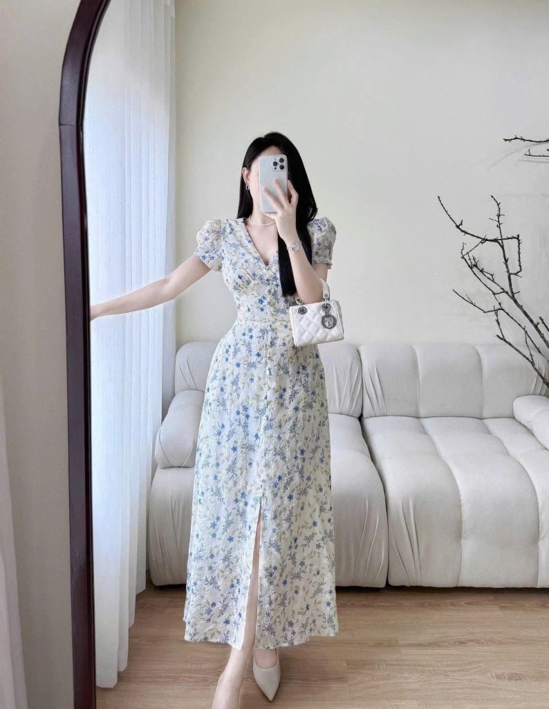 TQ4305-Đầm hoa cổ V đính nút bọc nhúng ngực
