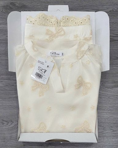 SKY8382-Set tơ thêu họa tiết nơ, áo cổ V+CV dài Kem CC