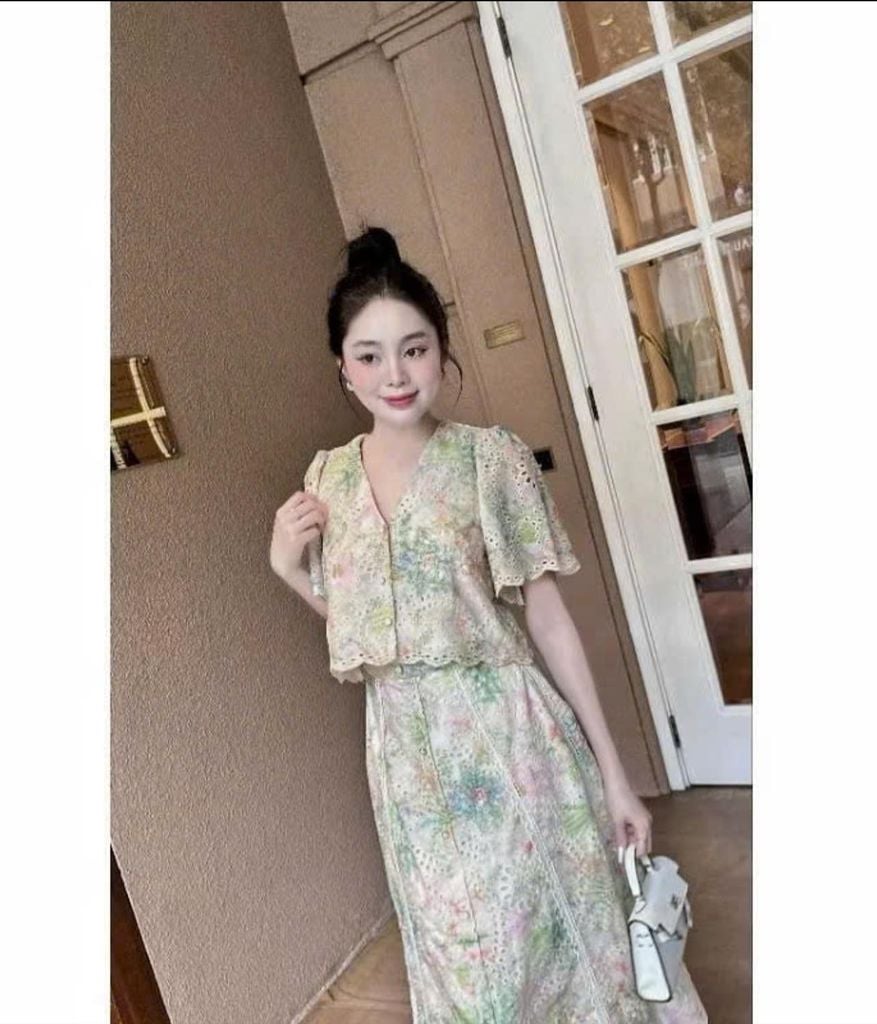 KS0800-Set kate thêu họa tiết hoa, CV dài phối ren CC