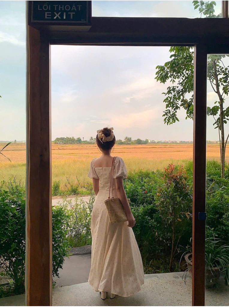 TQ4315-Đầm hoa nhí cổ vuông nhúng bèo