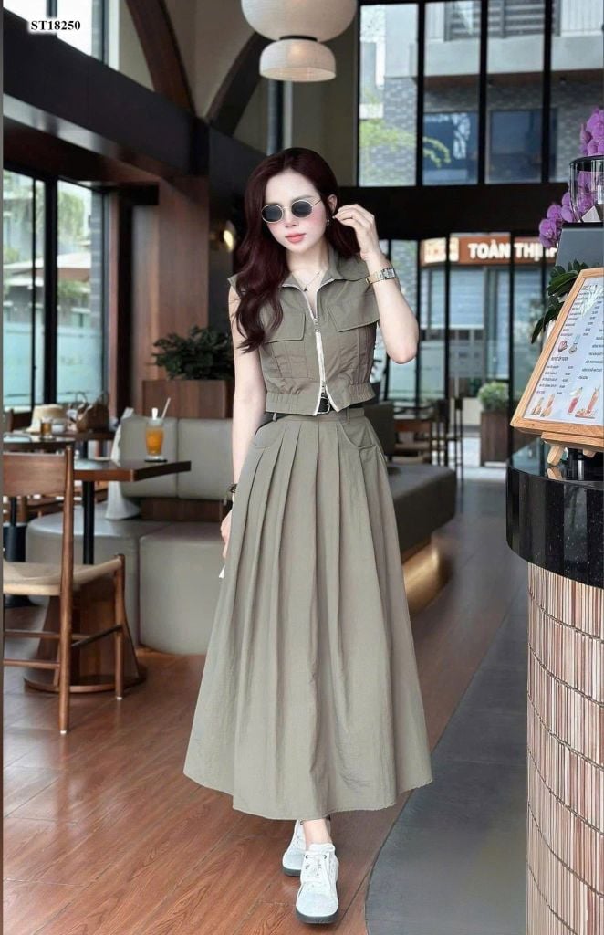 VGU0392-Set áo sát nách phối khóa kéo, CV dài xếp ly CC