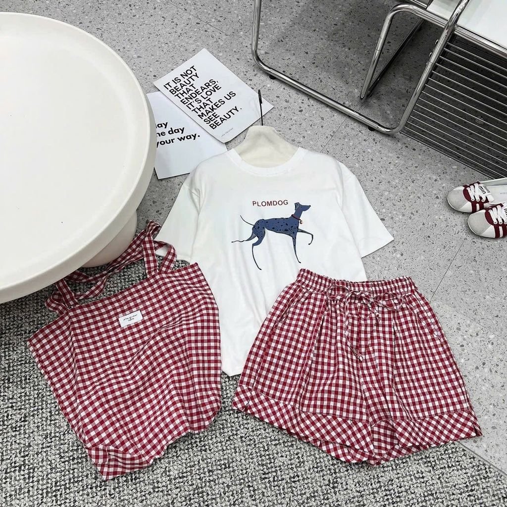 TB8416-Set áo thun trắng in hình cún, quần short caro Đỏ + Túi