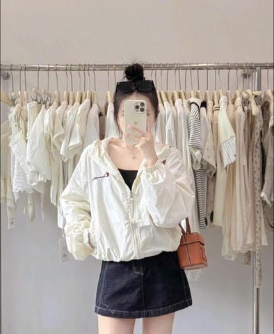 KS0829-Áo khoác gió thêu chữ có nón Kem (lẻ)