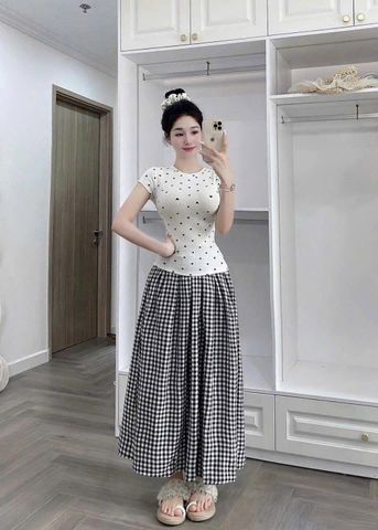 KS0824-Set áo thun body in tim, CV dài caro Đen + cột tóc (full đen)
