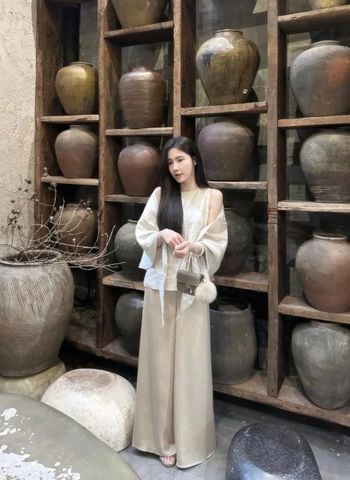 KS0863-Set áo linen +khăn choàng kem, quần lụa màu Da