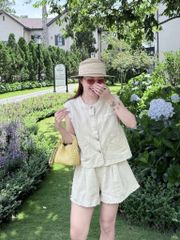 VGU0402-Set áo sát nách + quần short phối viền ren Kem
