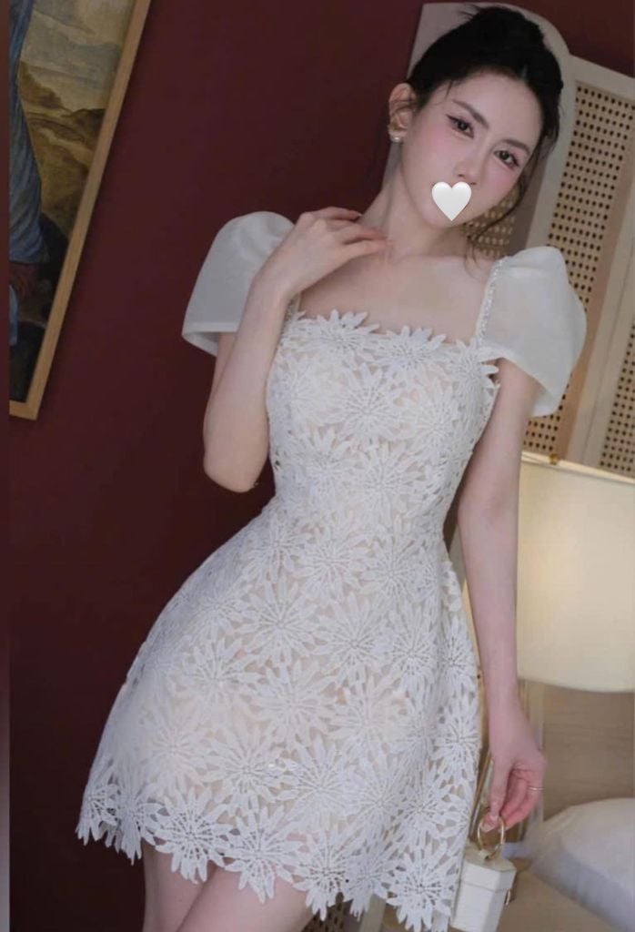 VGU0408-Đầm ren hoa vai kết ngọc phối tay CC Kem