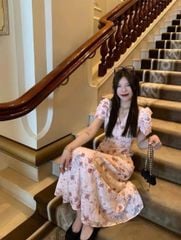 VRA0635-Đầm hoa cổ V thêu chỉ nhũ Hồng