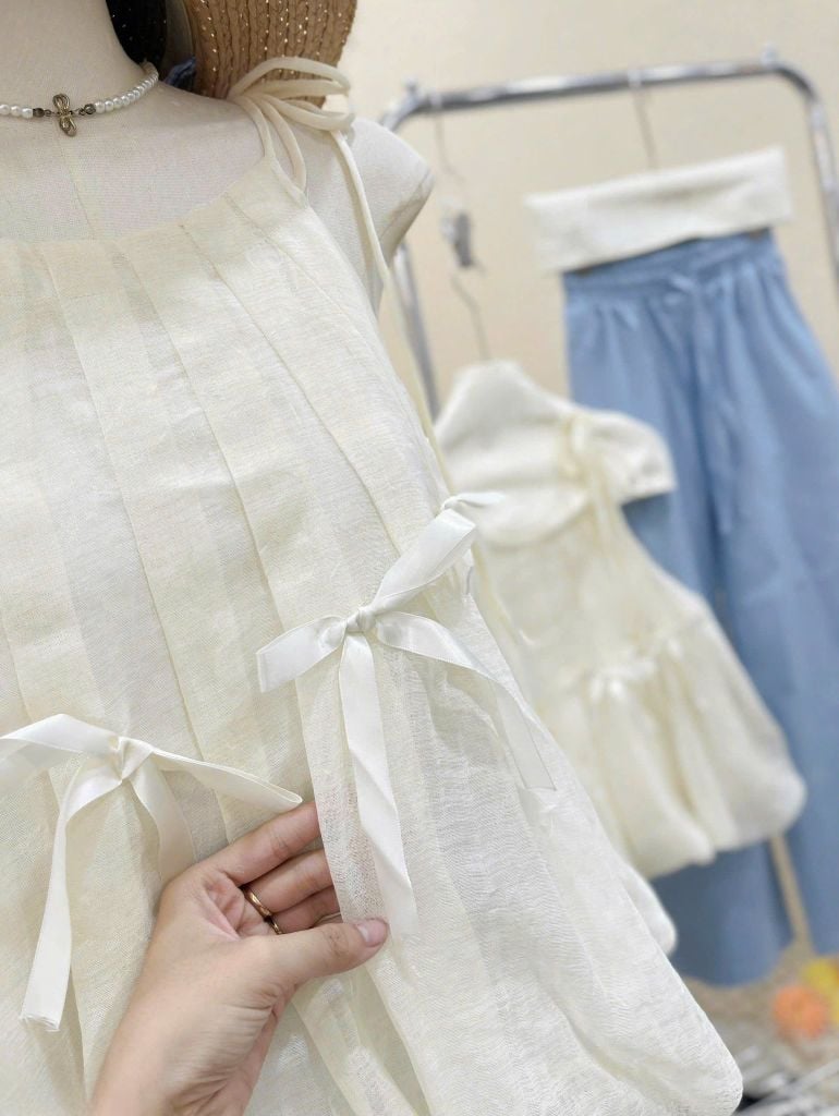 VGU0450-Set áo bí đính nơ cột dây vai, quần suông Xanh