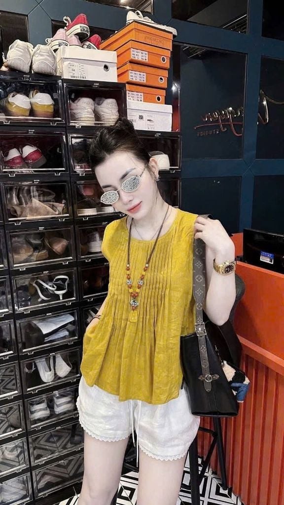 KS0861-Set linen, áo babydoll li ngực+quần short viền ren Kem