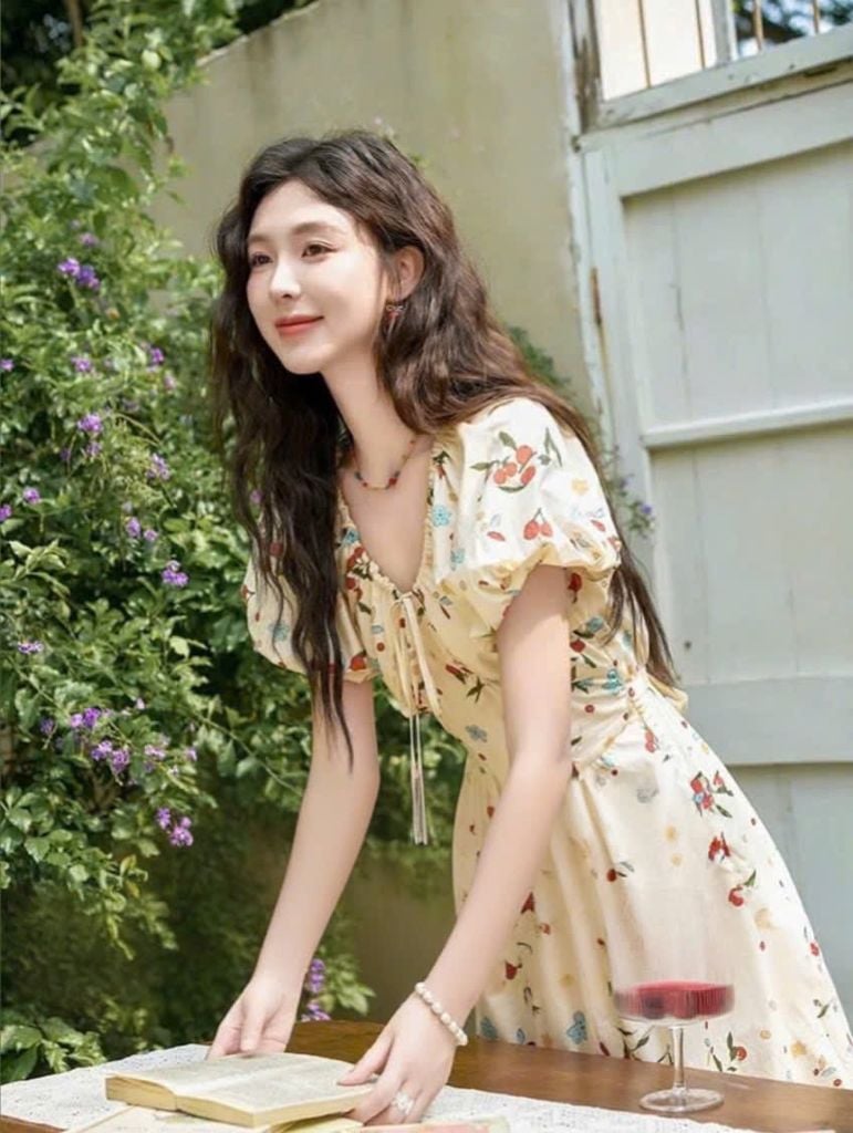 VRA0641-Đầm hoa tay phồng Kem