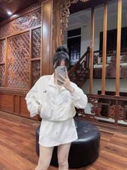 TB8482-Áo khoác gió thêu aloo Kem (lẻ)