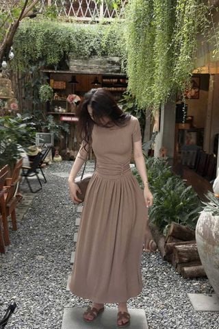 KS0837-Đầm thun body nhúng eo đính nút bọc Nâu