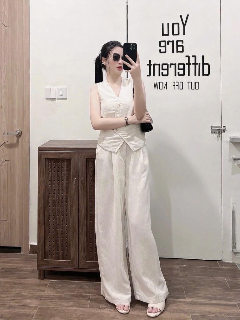 TQ4341-Set áo gile+quần dài Kem