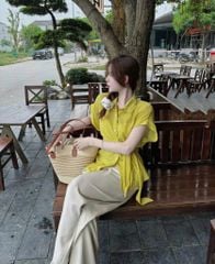 KS0892-Set áo sơ mi vàng cột nơ eo, quần suông Kem