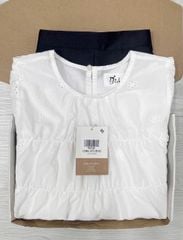 TQ4325-Set áo trắng thêu hoa lỗ, quần short Đen