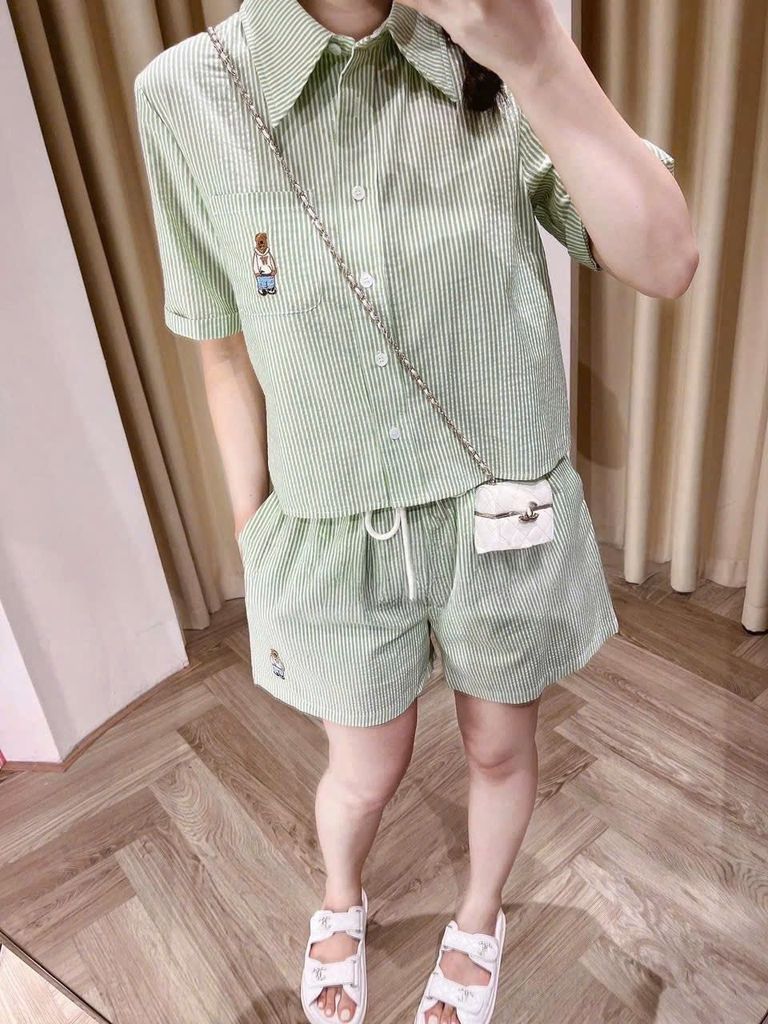 TB8506-Set áo sơ mi+quần short kẻ sọc thêu gấu Xanh Lá