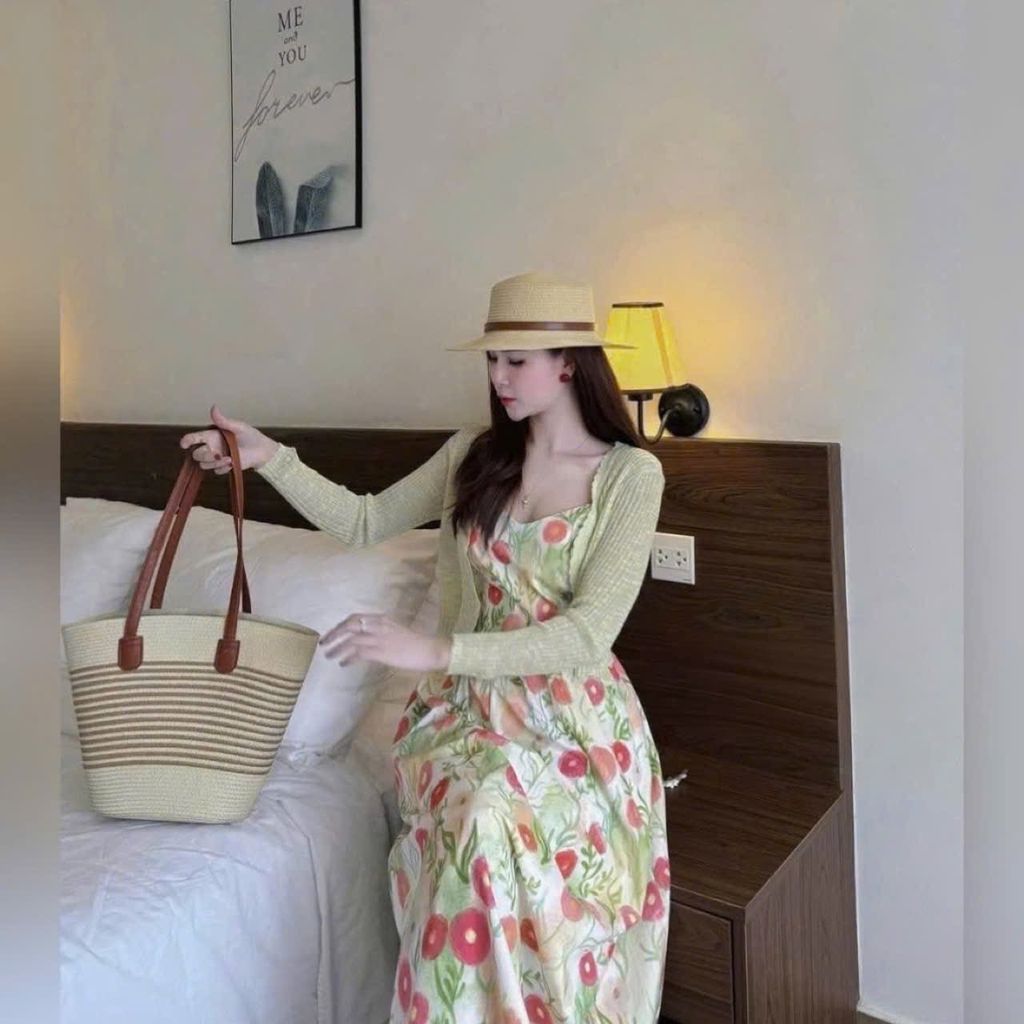 VRA0646-Set váy 2 dây hoa Đỏ+áo khoác Kem