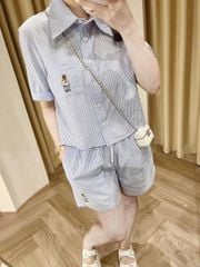 TB8507-Set áo sơ mi+quần short kẻ sọc thêu gấu Xanh Biển