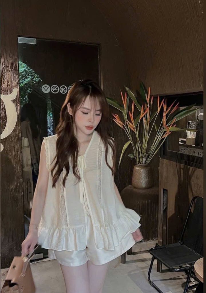 VGU0512-Set áo babydoll phối ren đan dây, quần short Kem