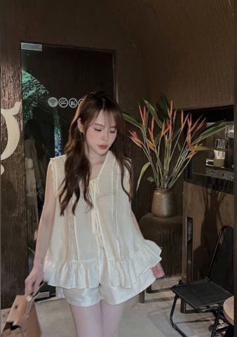 VGU0512-Set áo babydoll phối ren đan dây, quần short Kem