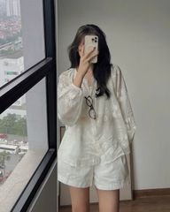 VGU0459-Set áo tơ thêu hoa CC, quần short kaki Trắng