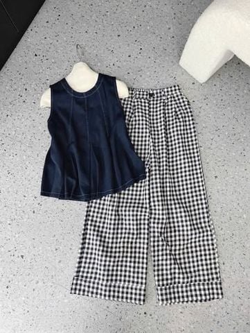 TB8452-Set áo sát nách, quần suông caro Đen