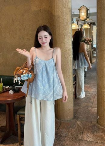 TQ4326-Set áo tơ thêu 2 dây kết hạt CC, quần suông Kem