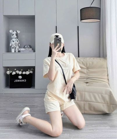 KS0867-Set thun, áo thêu chữ+quần short Kem