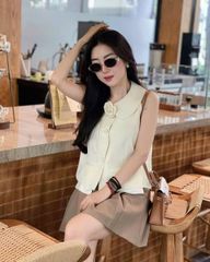 VGU0492-Set áo cổ sen phối túi, CV xếp li ngắn Nâu