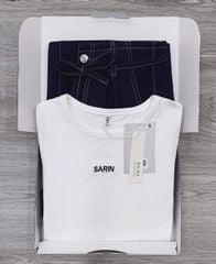KS0884-Set áo thun body thêu chữ Sarin, quần jean suông