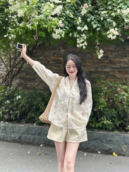 VGU0465-Set áo tơ thêu hoa cột nơ, áo 2 dây,quần short Kem