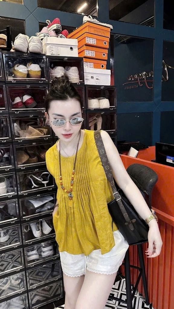 KS0861-Set linen, áo babydoll li ngực+quần short viền ren Kem